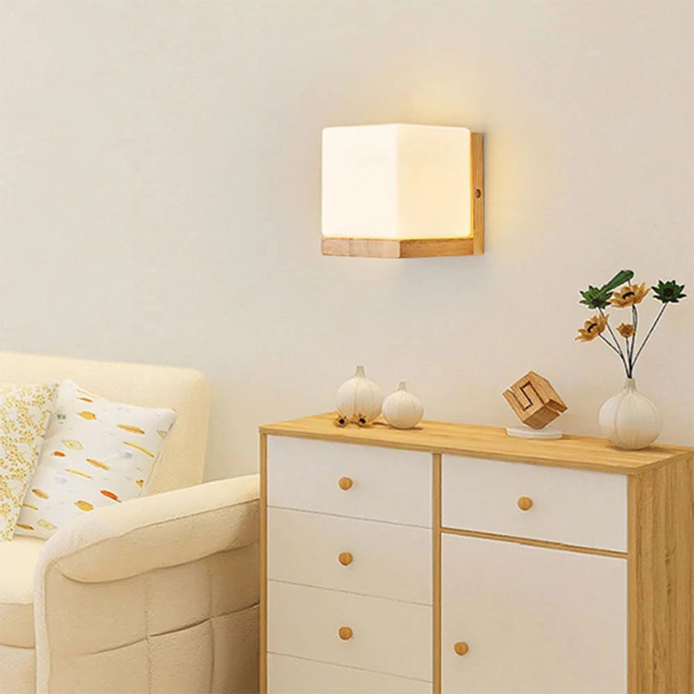 Nordijska zidna lampa E27 — drvo i staklo | AlohaHome
