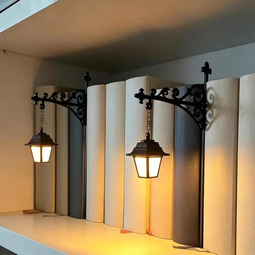 Vintage Library Lantern LED Bookshelf Lamp – Warm Light, Book Corner Decor