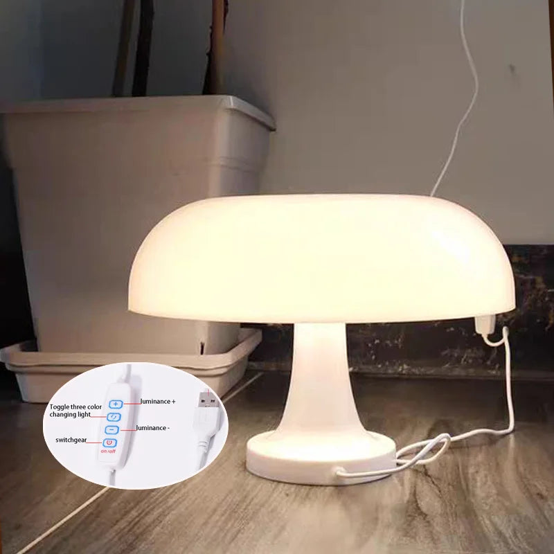 Pilz LED Tischleuchte — 3-farbig dimmbar | AlohaHome