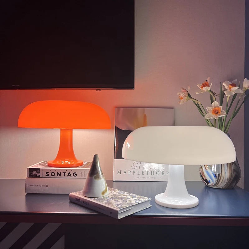 Pilz LED Tischleuchte — 3-farbig dimmbar | AlohaHome